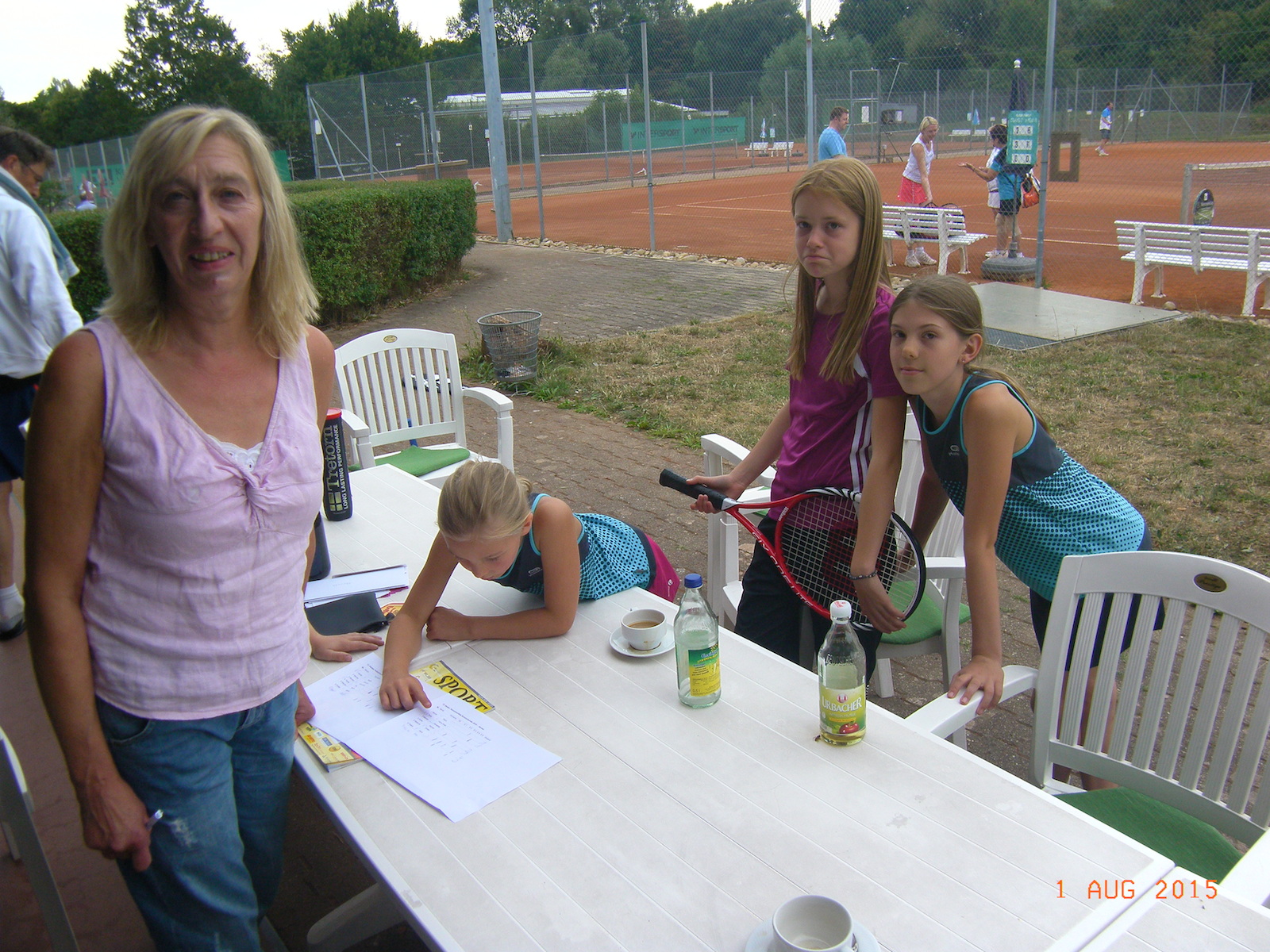 Die Assistentinnen bei der Arbeit